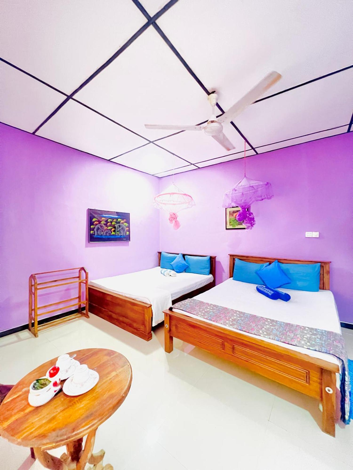 Gloriya Mathews Negombo Exterior foto