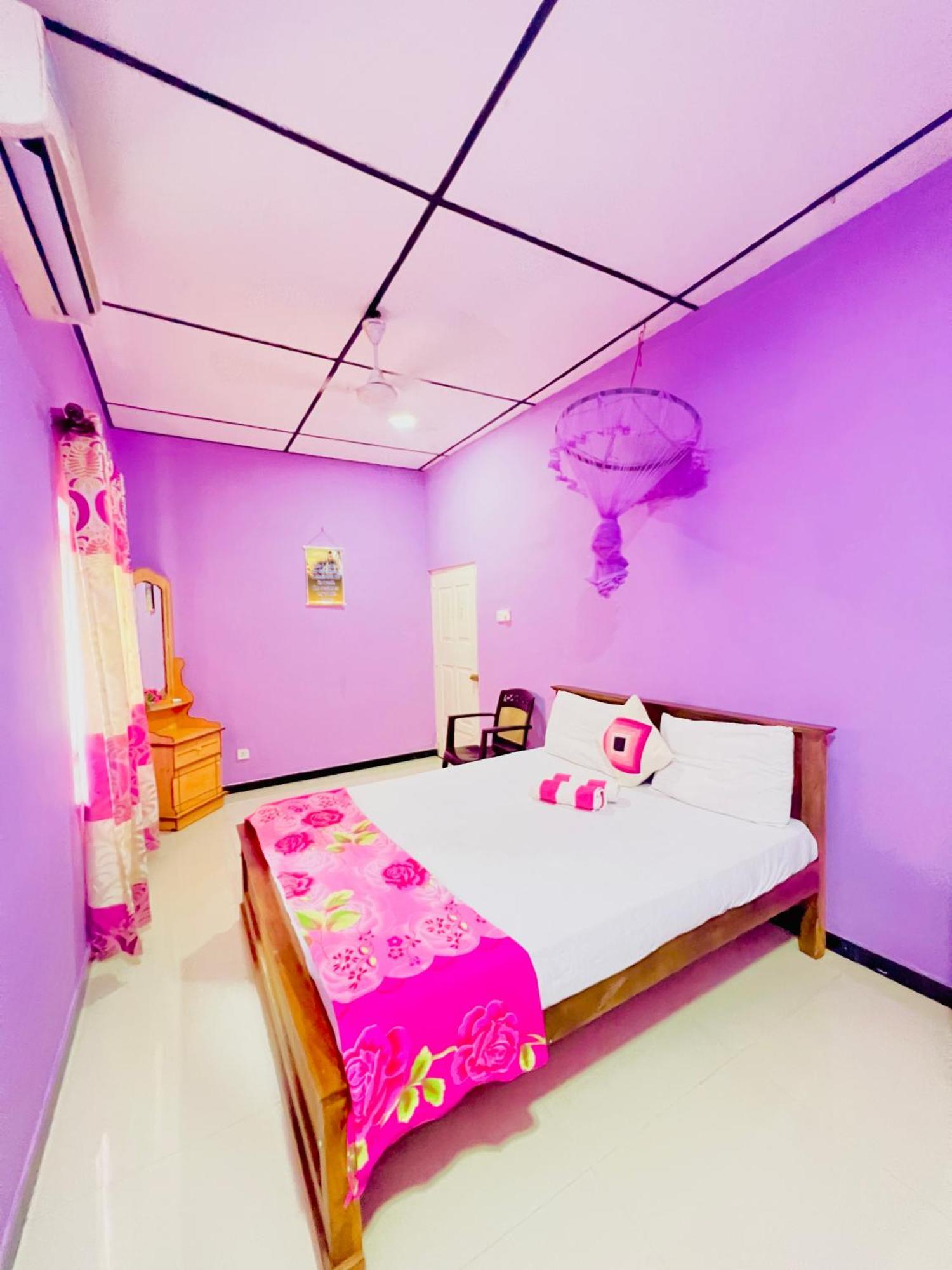Gloriya Mathews Negombo Exterior foto